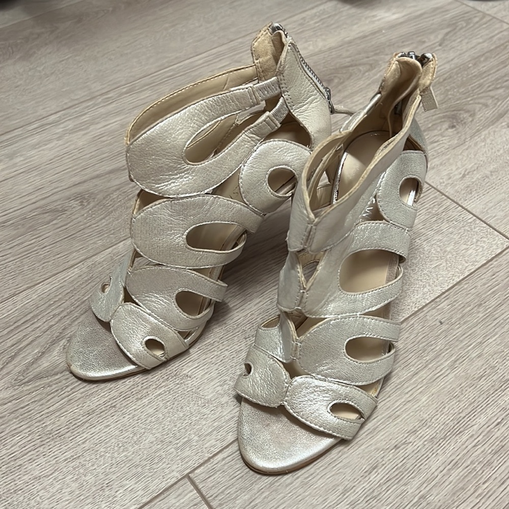 Fancy heels - Picture 2 of 7